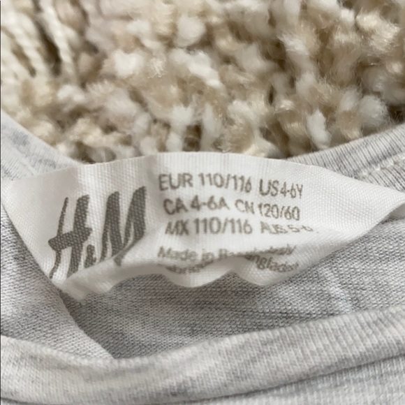 H&M long sleeve shirt - Size 4-6 - Picture 3 of 3